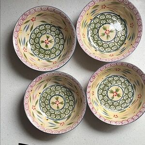 Temp-tations by Tara soup/cereal bowls.  Set of 4. Confetti pattern